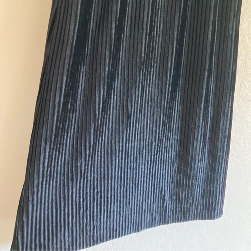 NWT NY Collection Black Velvet Pleated Midi Skirt Petite Medium - Picture 5 of 7